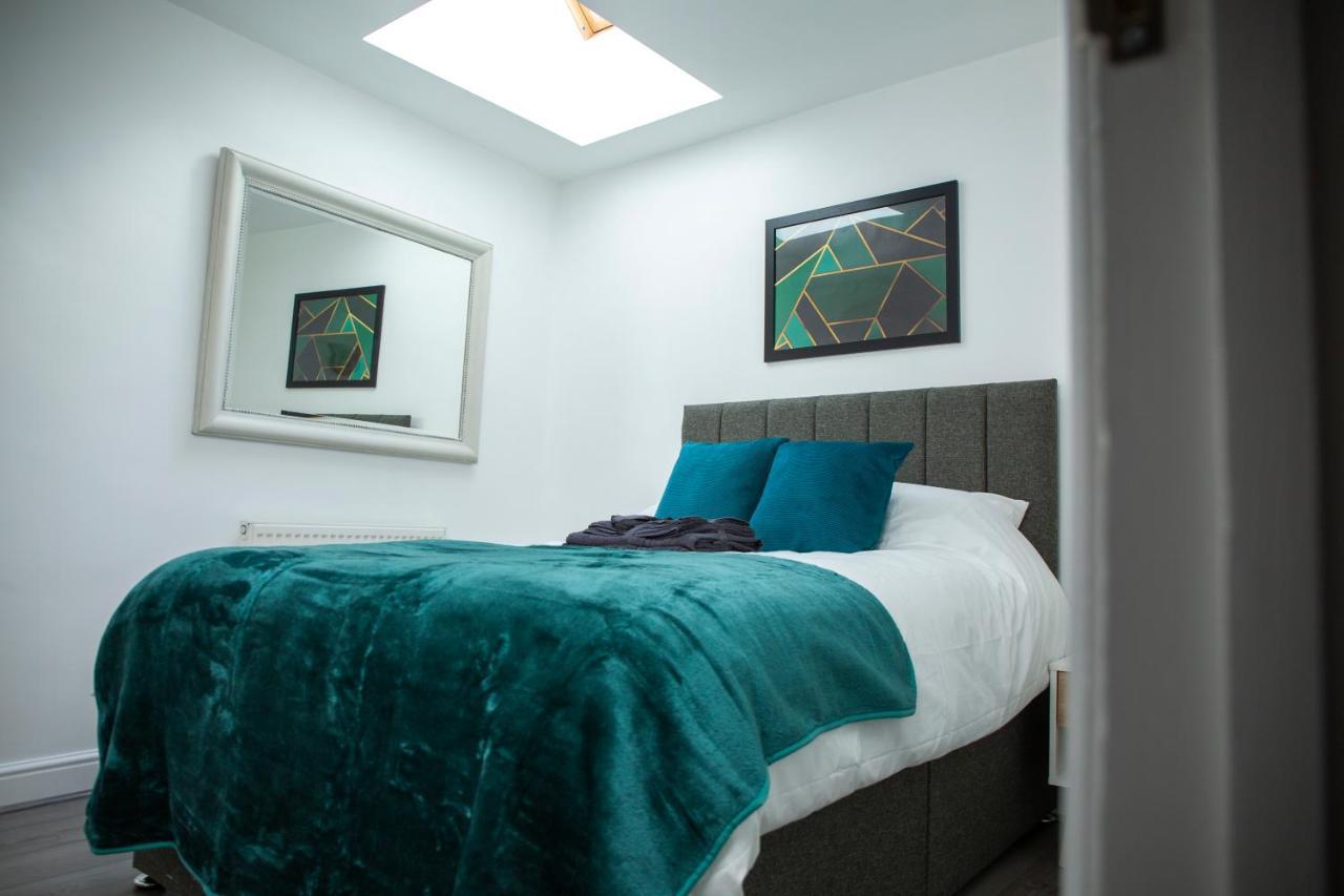 Modern Townhouse Apartment With Free Parking And Wifi Stratford-upon-Avon Esterno foto