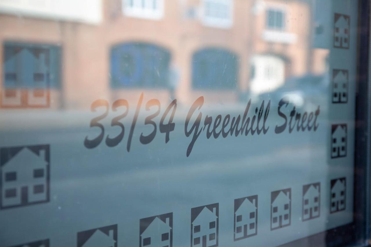 Modern Townhouse Apartment With Free Parking And Wifi Stratford-upon-Avon Esterno foto