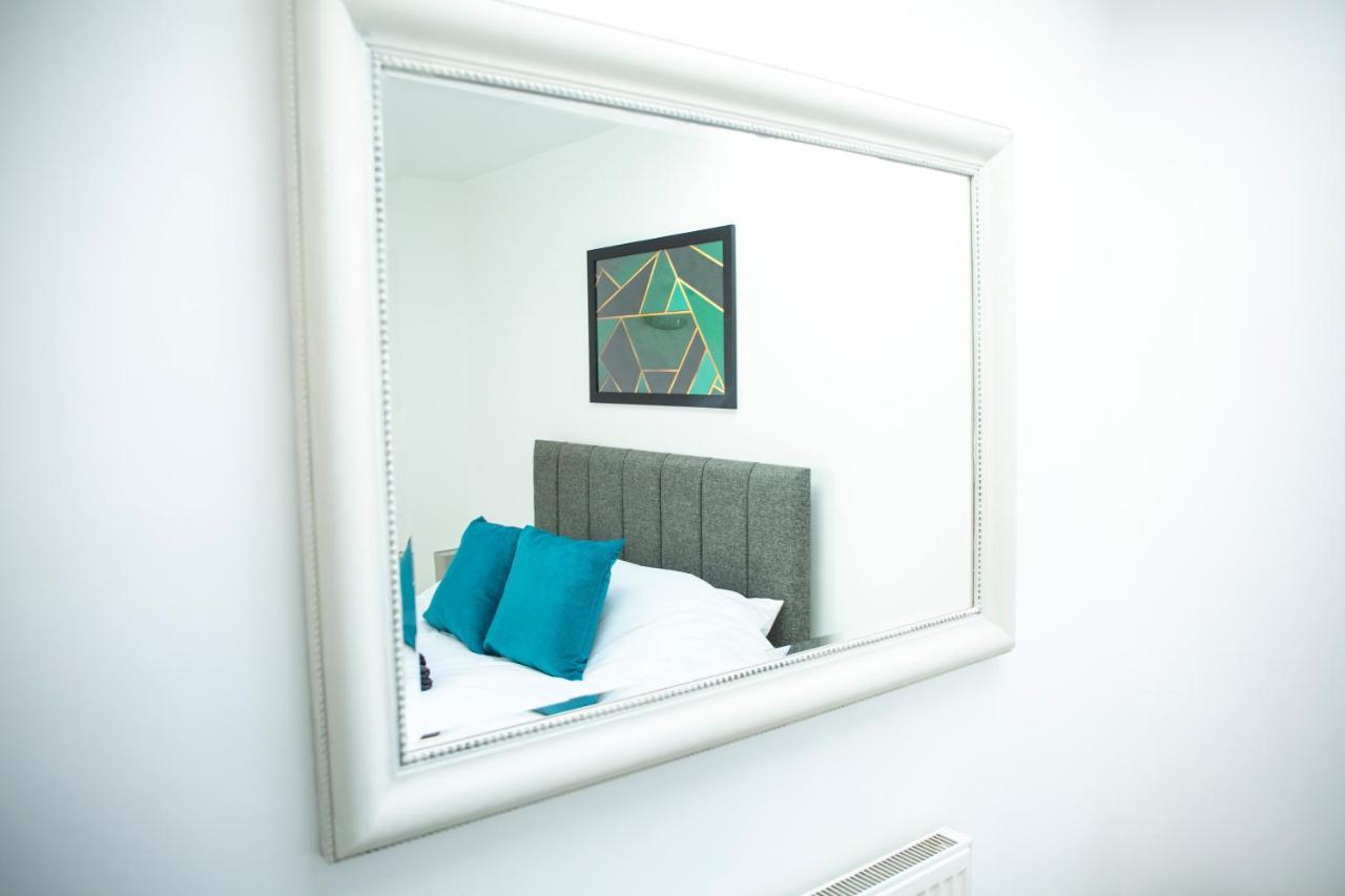 Modern Townhouse Apartment With Free Parking And Wifi Stratford-upon-Avon Esterno foto
