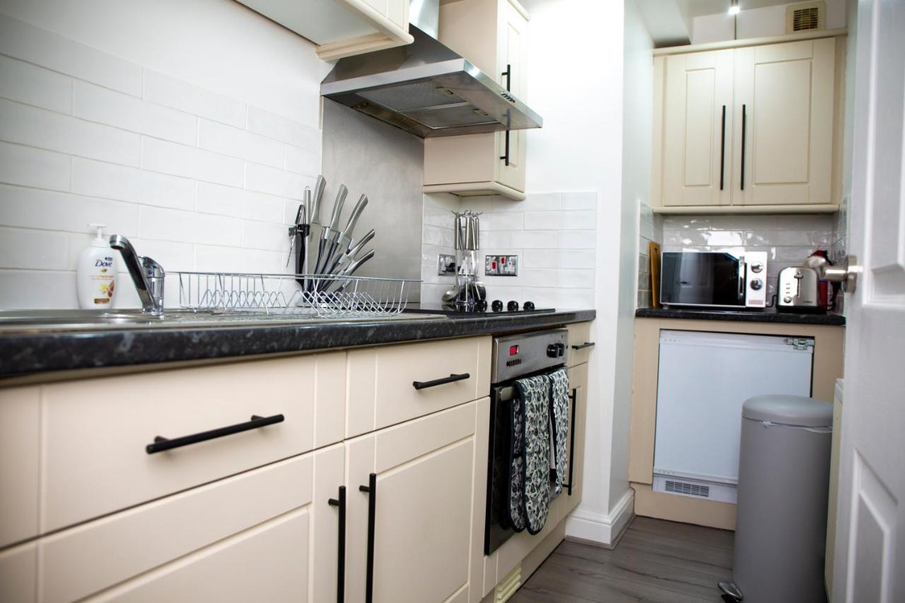 Modern Townhouse Apartment With Free Parking And Wifi Stratford-upon-Avon Esterno foto