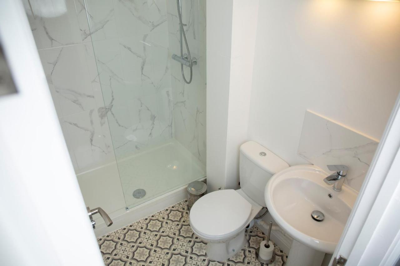 Modern Townhouse Apartment With Free Parking And Wifi Stratford-upon-Avon Esterno foto
